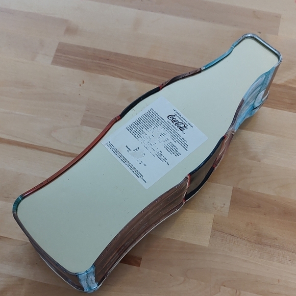 Vintage Coca Cola Tin Bottle Decor with Santa Circa 1998 - Picture 7 of 8